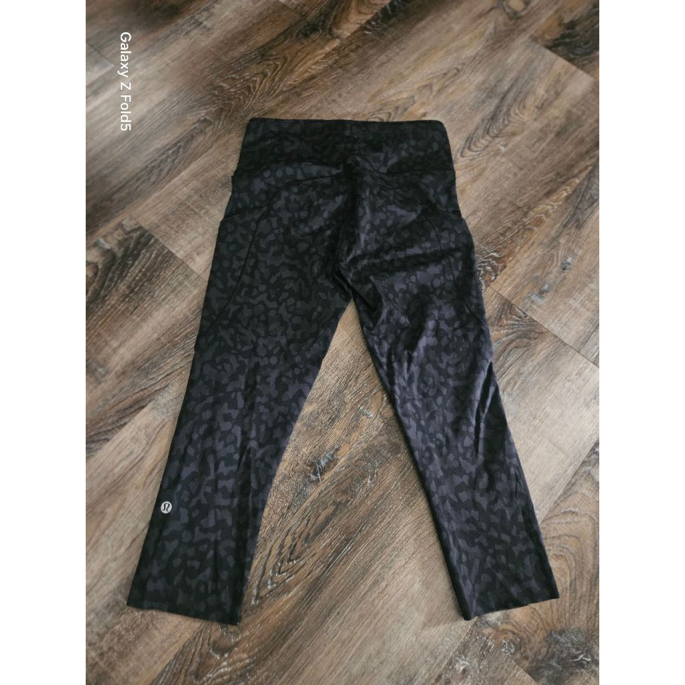 Women's Lululemon Black Leopard Print Leggings Size 6 - Picture 4 of 5
